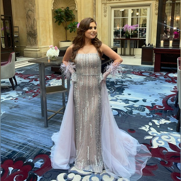 **Portia and Scarlett's Dazzling Lilac Gown: A Symphony of Glamour for Unforgettable Occasions** main image 1